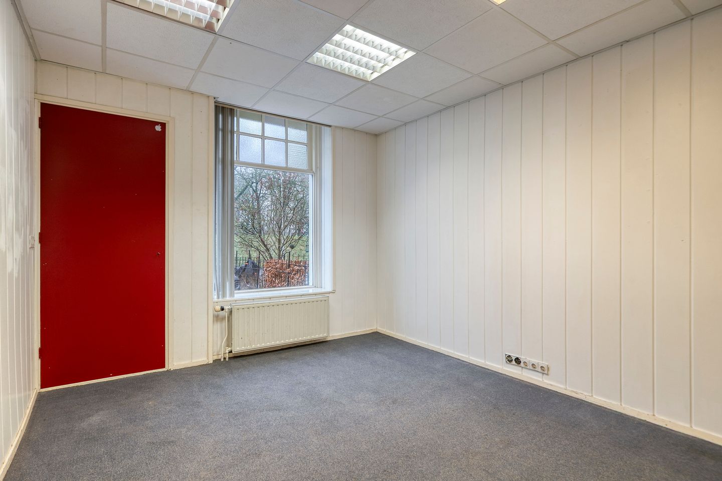 View photo 5 of Worp 67