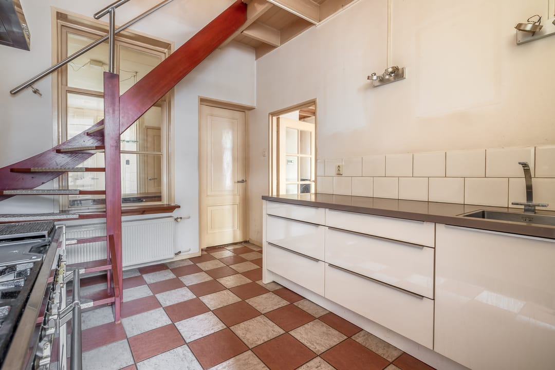 Photo 8 of Emmastraat 37