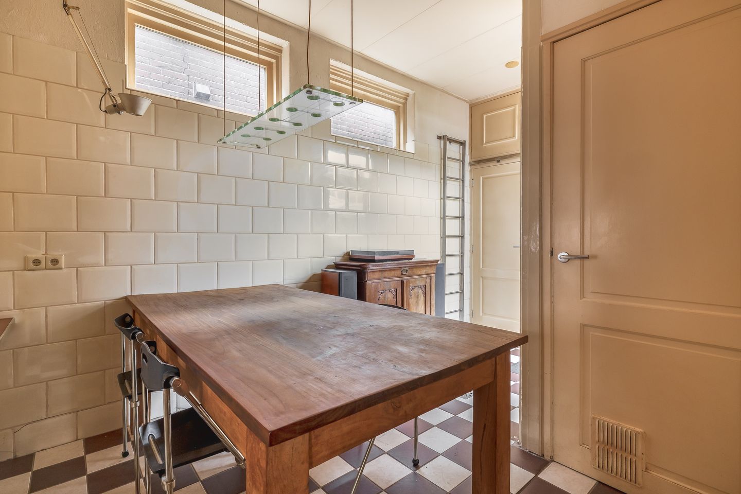 Photo 19 of Emmastraat 37