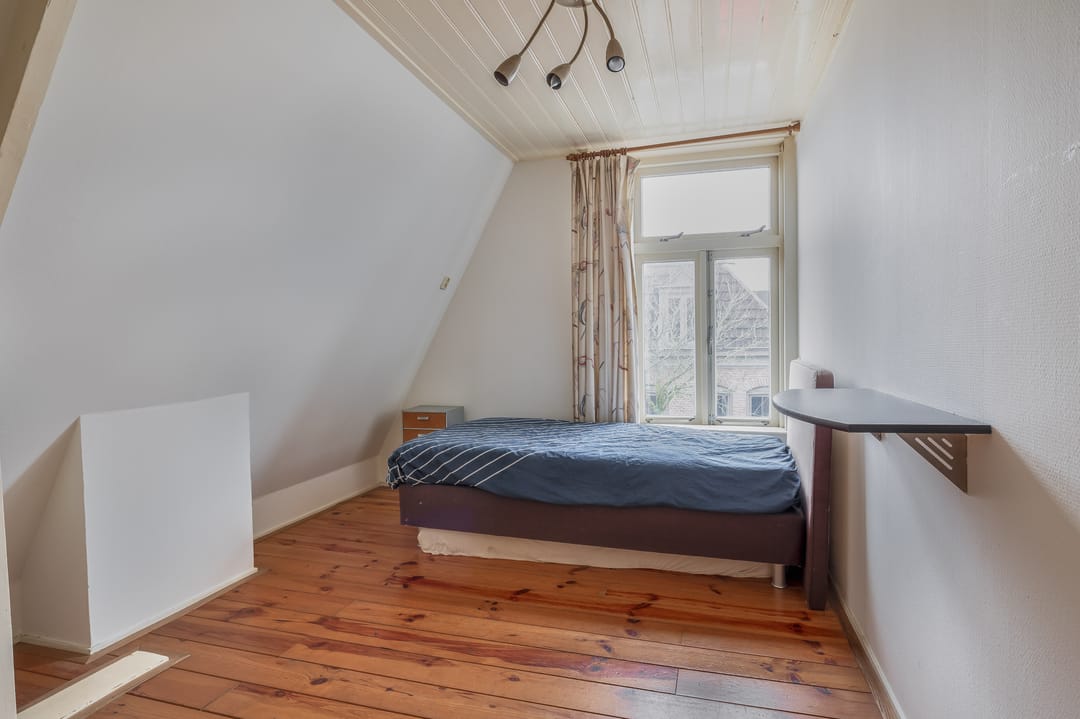 Photo 31 of Emmastraat 37