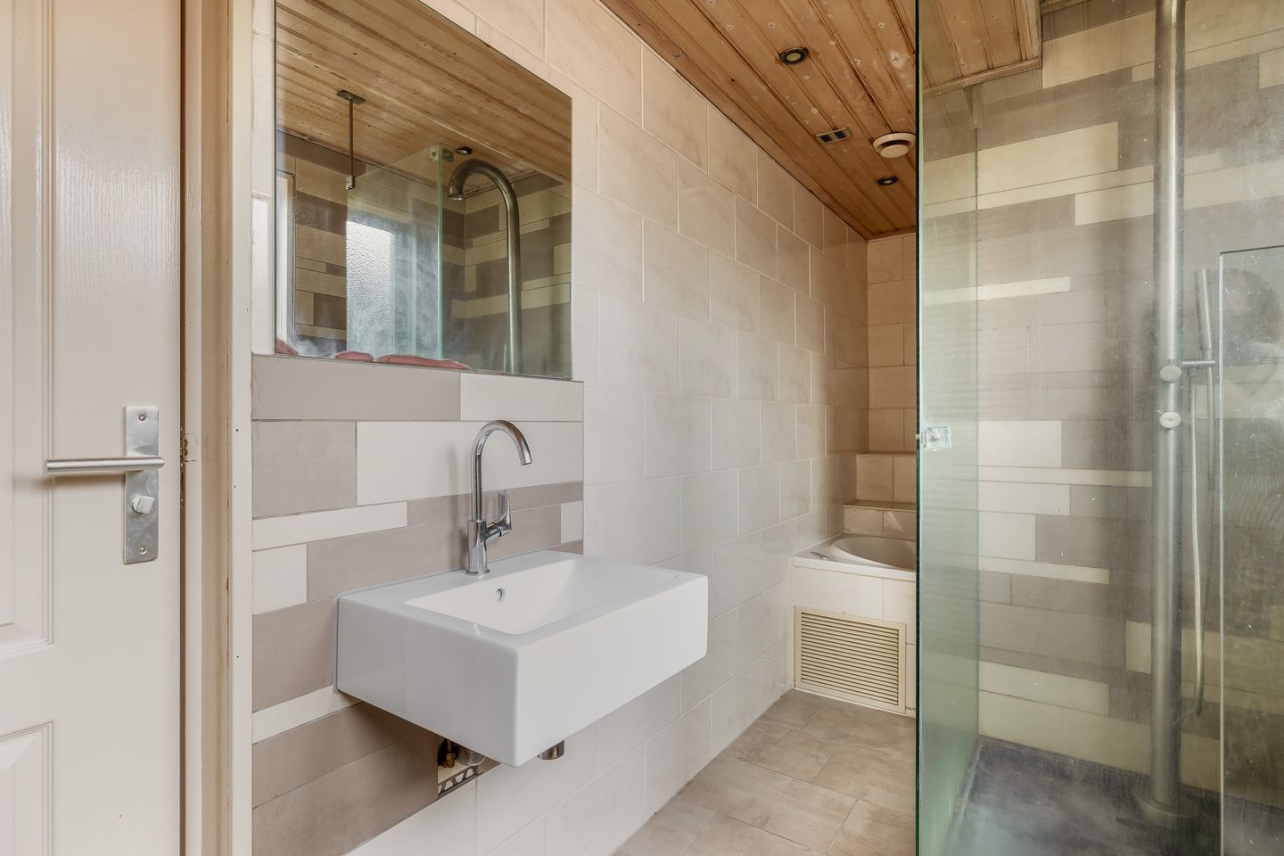 Photo 35 of Emmastraat 37