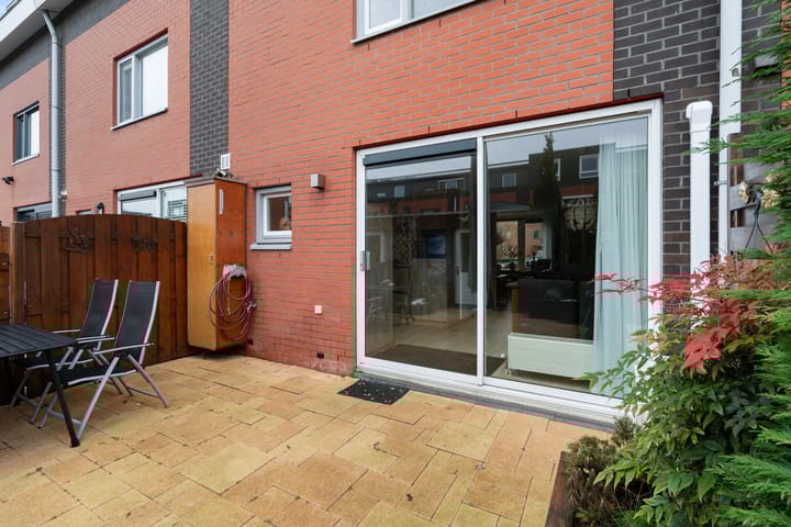 Photo 13 of Pompmakerstraat 3