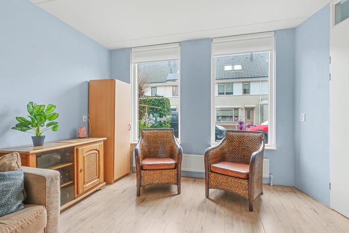 Photo 11 of Robert Stolzhof 217