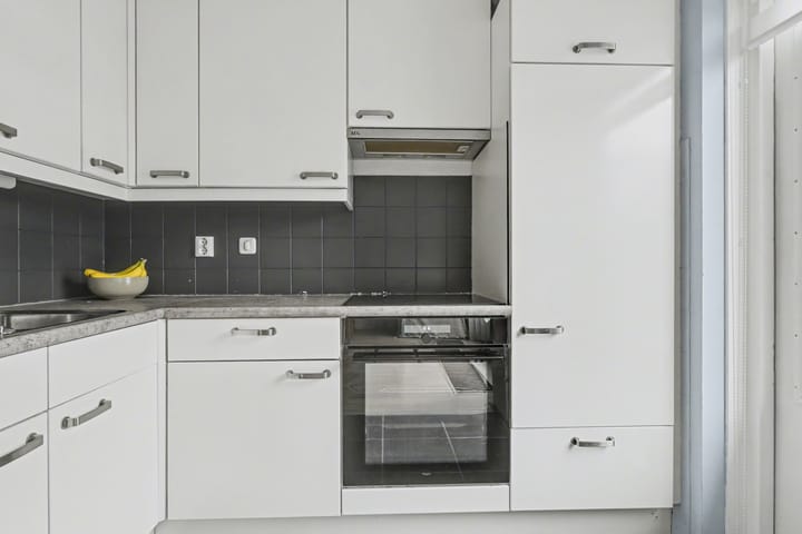 Photo 15 of Robert Stolzhof 217