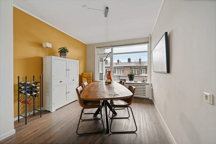 Foto 2 van Monseigneur van Steelaan 186