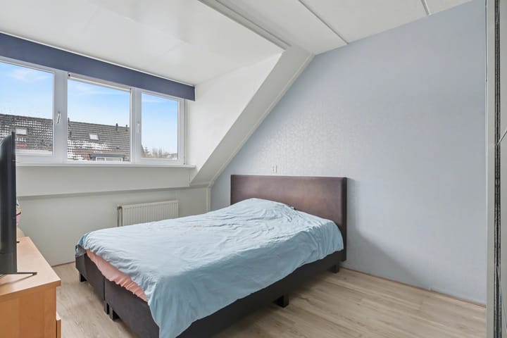 Photo 21 of Robert Stolzhof 217