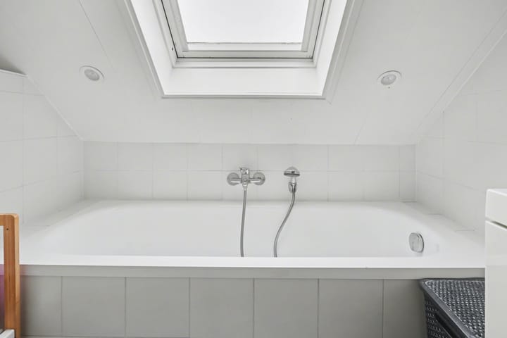 Photo 25 of Robert Stolzhof 217