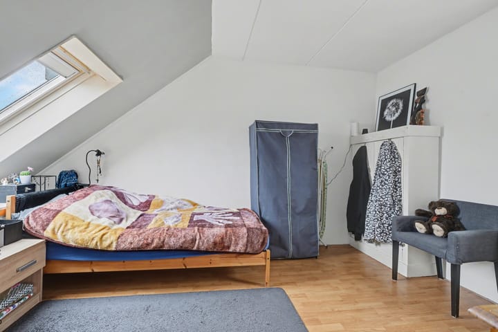 Photo 29 of Robert Stolzhof 217