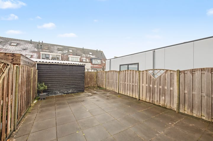 Photo 32 of Robert Stolzhof 217