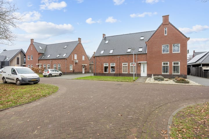 Foto 56 van Tiengastraat 8