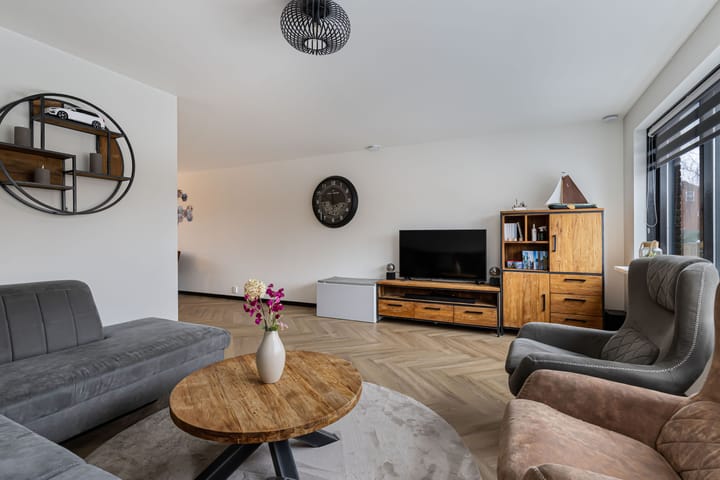 Photo 2 of Intang 10