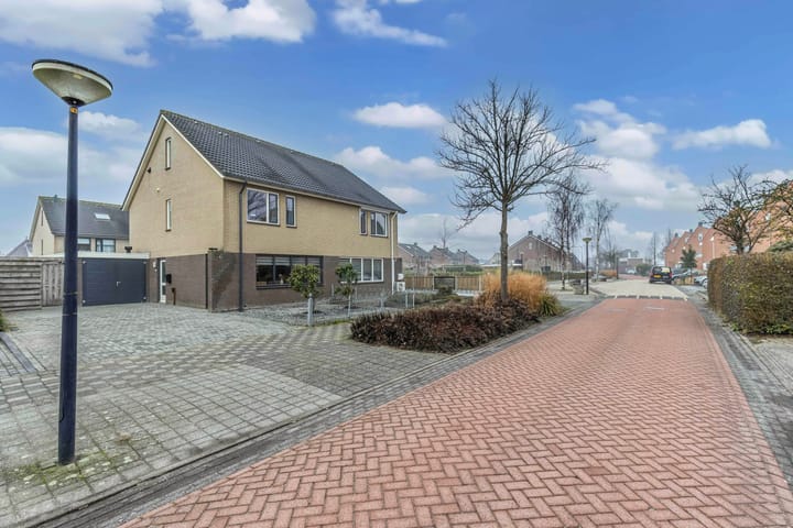 Photo 34 of Intang 10