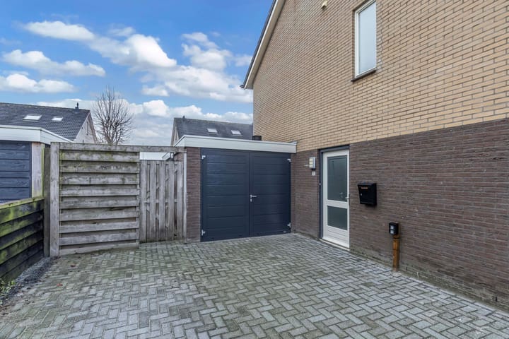 Photo 36 of Intang 10