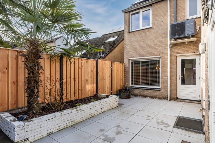 Foto 16 van Rector Buijselstraat 4