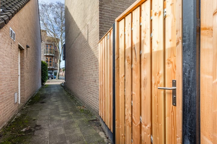 Foto 20 van Rector Buijselstraat 4