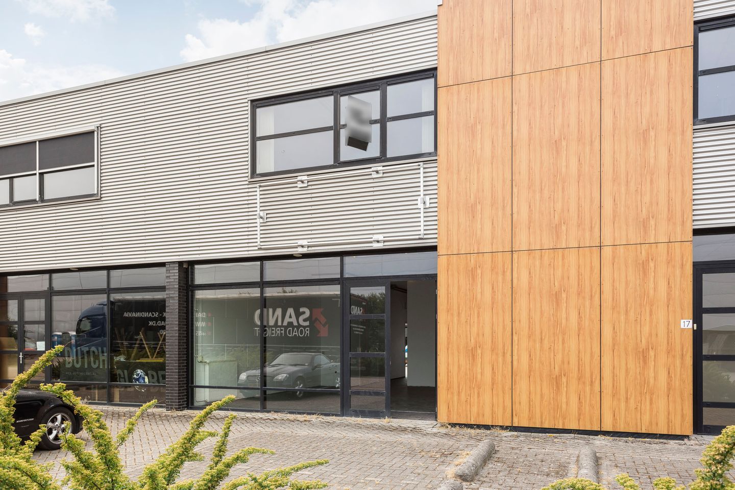 View photo 3 of De Giessen 15