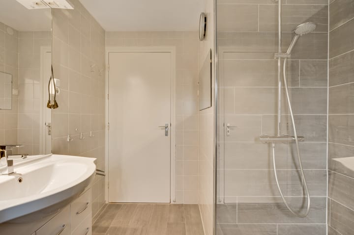 Photo 16 of Jan Petersstraat 6