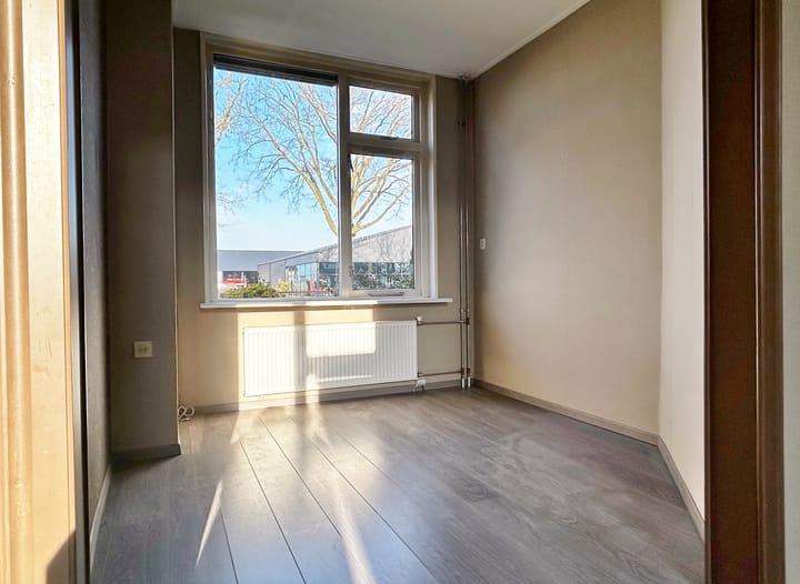 Photo 5 of Zuiderzeestraatweg 395