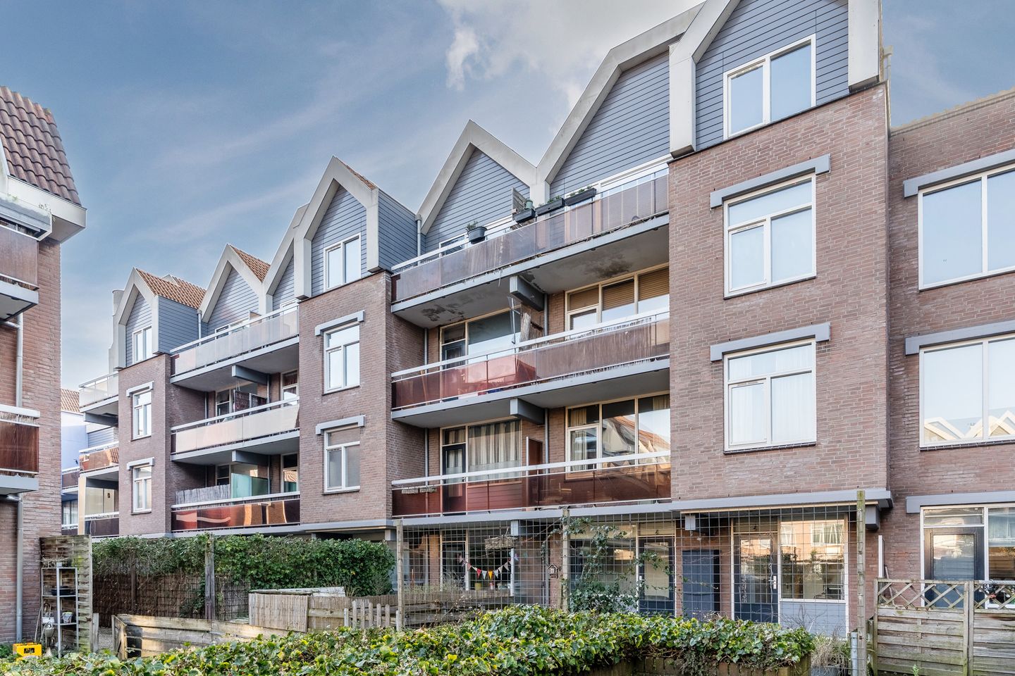 Photo 19 of Middellaan 408