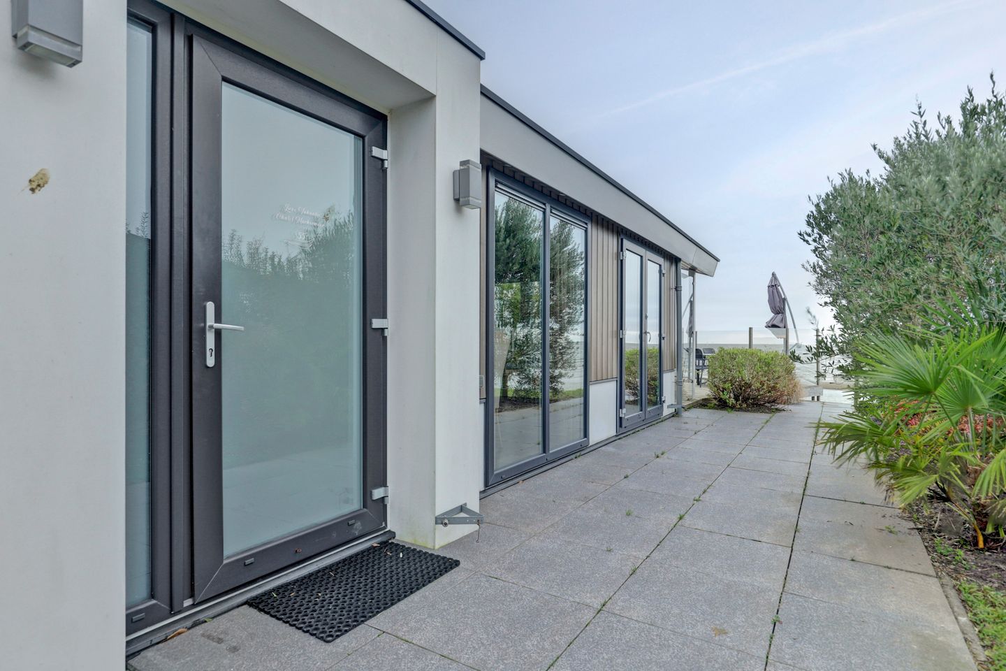 Photo 5 of Zuiderdijk 1-B055