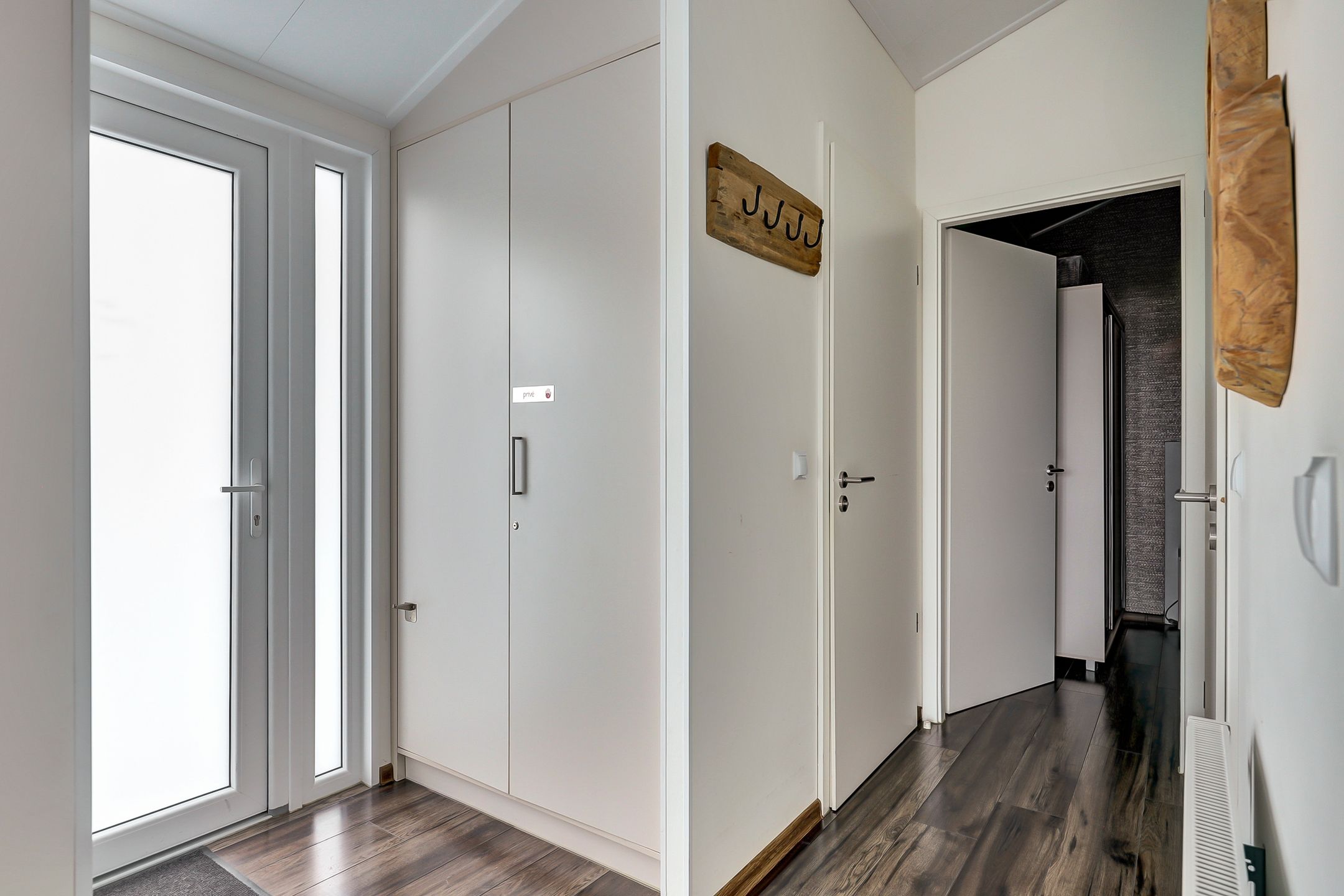 Photo 6 of Zuiderdijk 1-B055