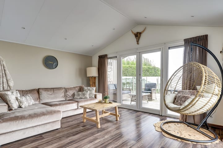 Photo 7 of Zuiderdijk 1-B055