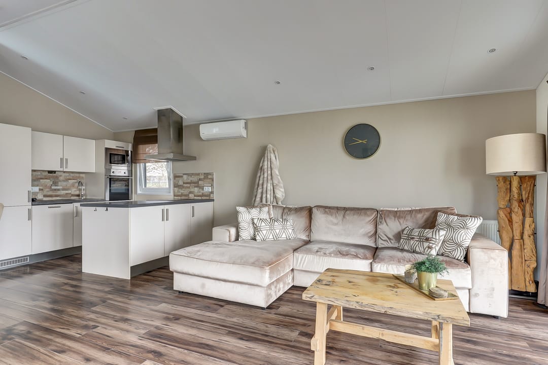 Photo 8 of Zuiderdijk 1-B055