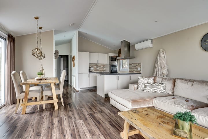 Photo 10 of Zuiderdijk 1-B055