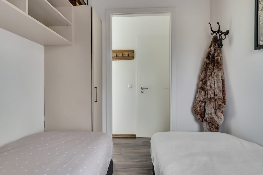 Photo 16 of Zuiderdijk 1-B055