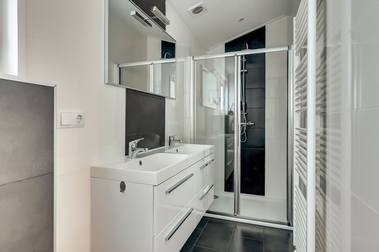 Photo 20 of Zuiderdijk 1-B055