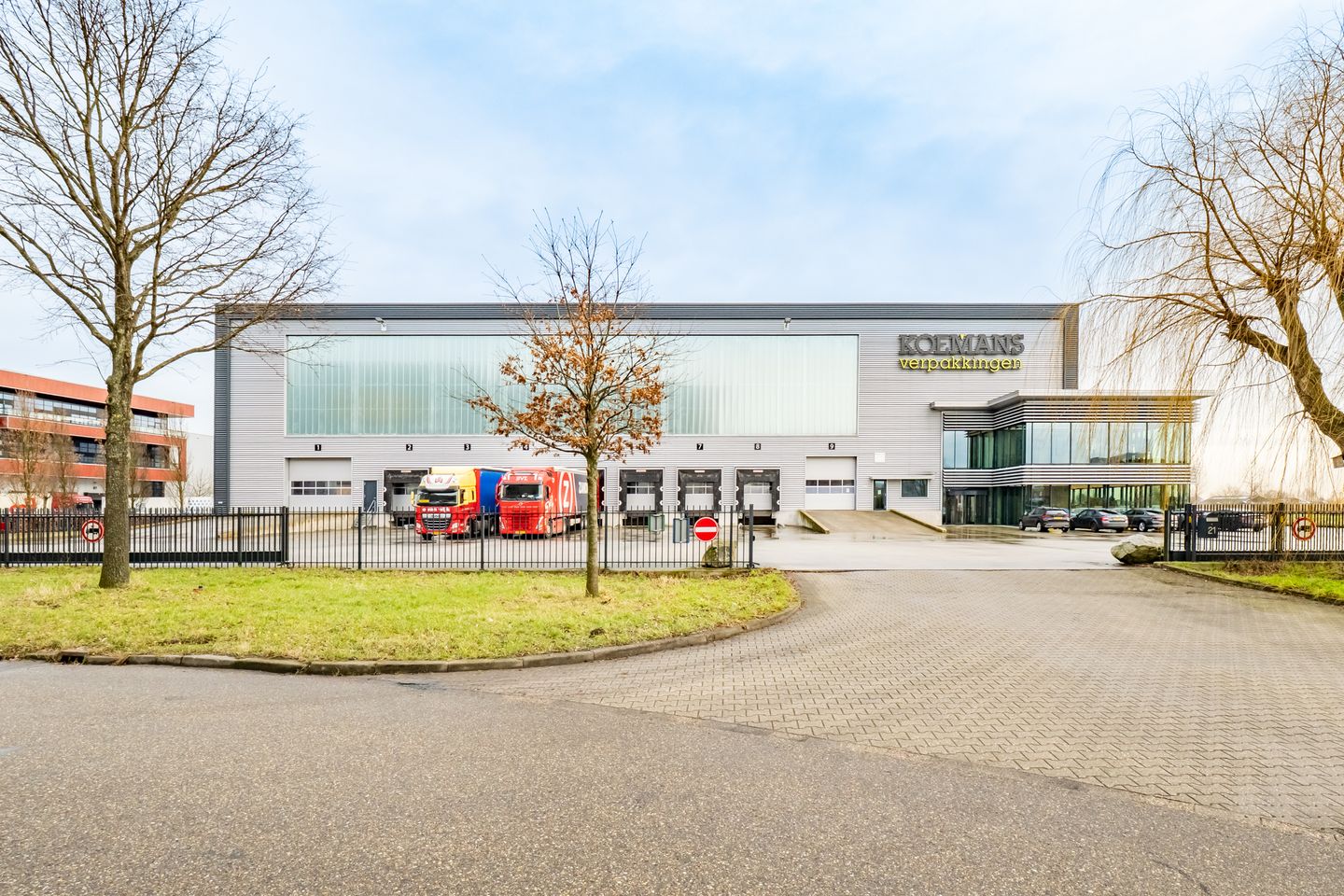 Bekijk foto 2 van Portugalweg 21