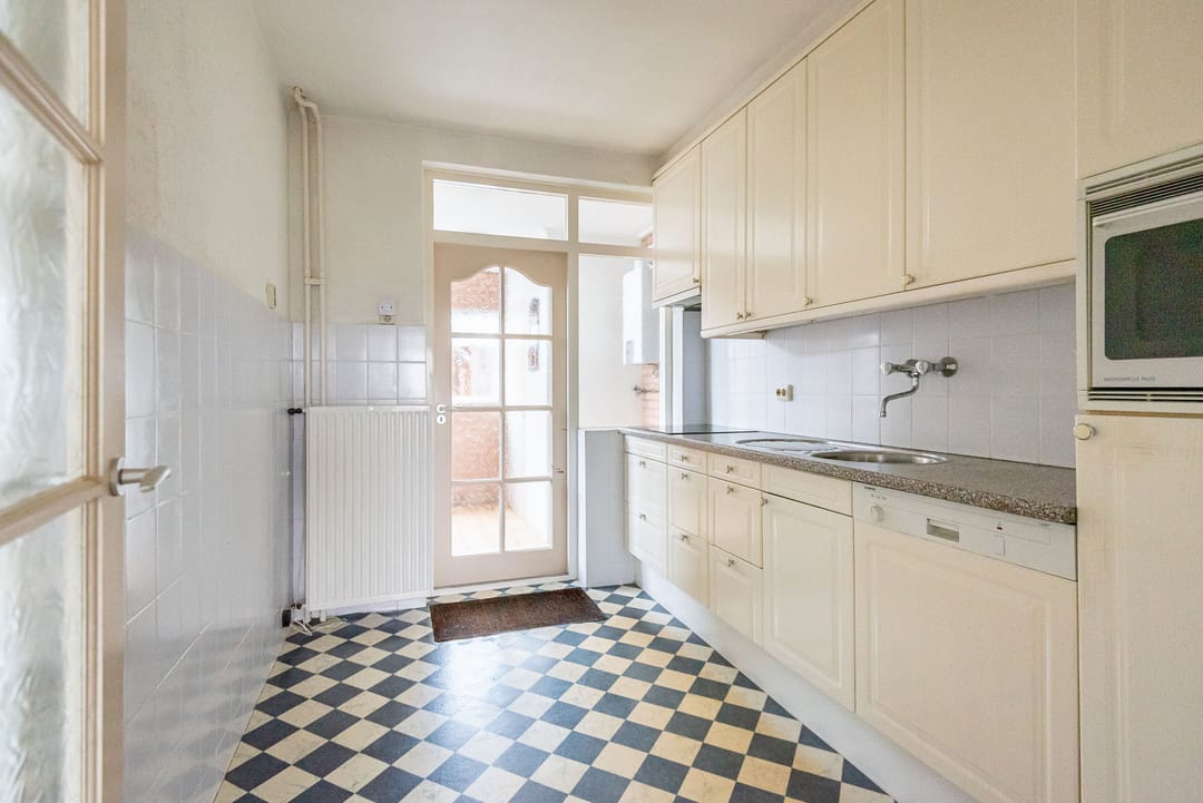 Photo 2 of Emmastraat 33
