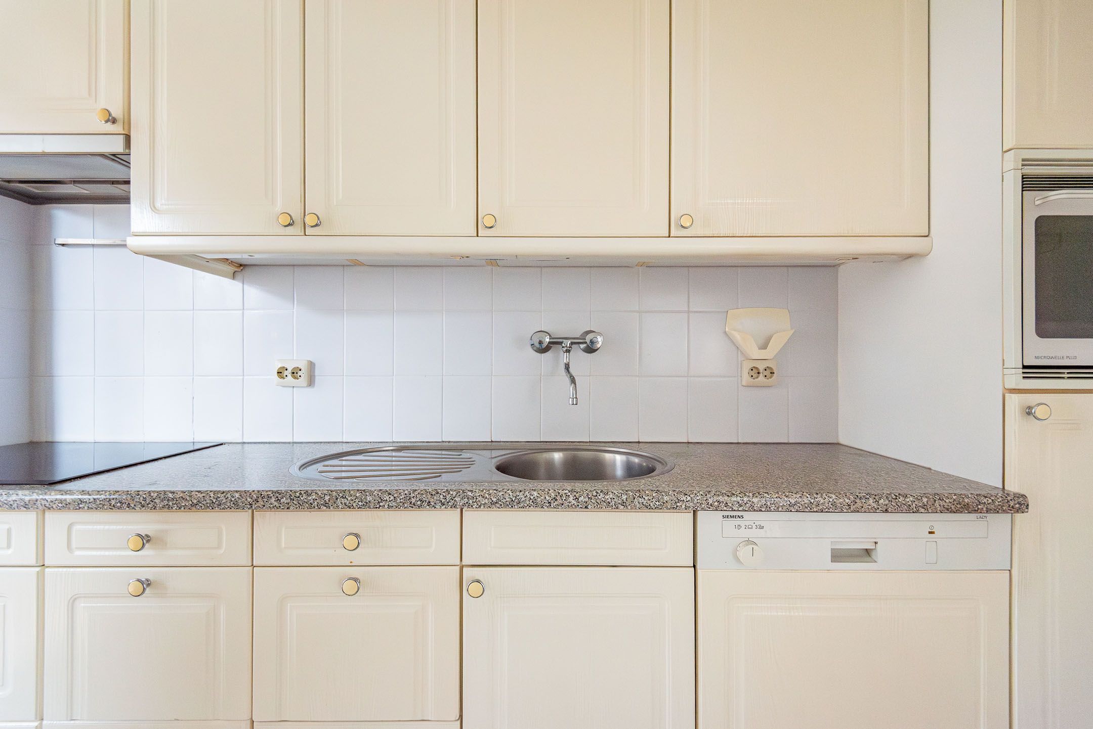 Photo 9 of Emmastraat 33