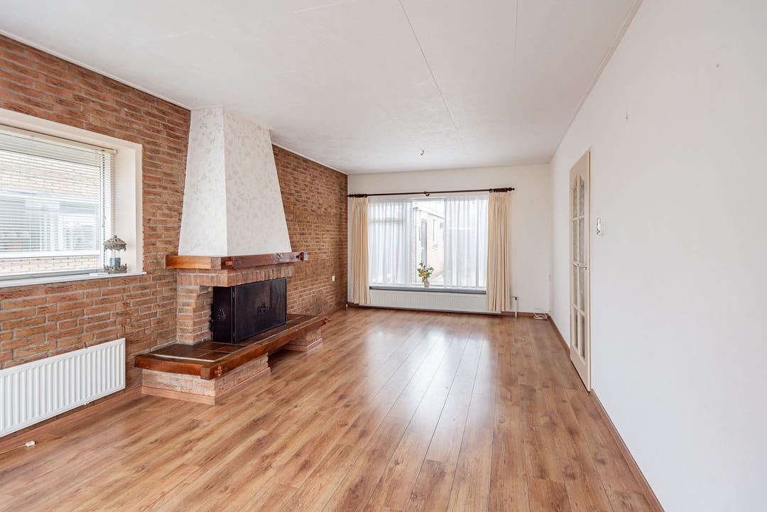 Photo 11 of Emmastraat 33