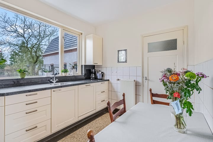 Photo 10 of Rijkerswoerdsestraat 11