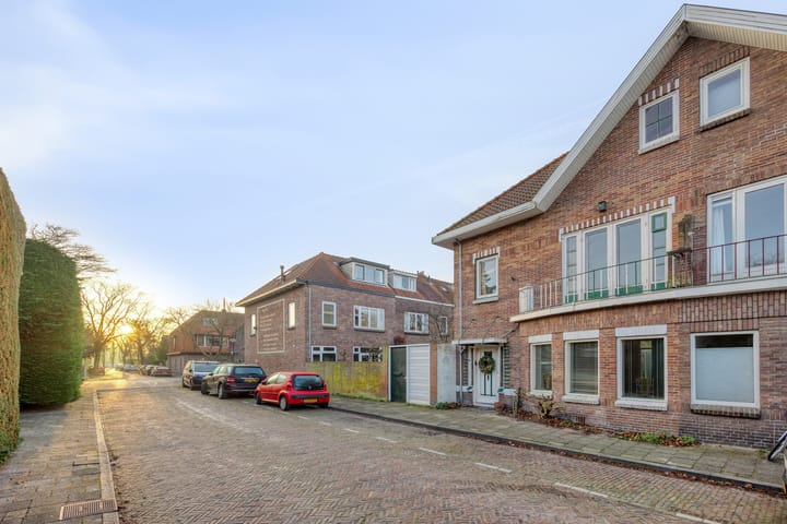 Foto 38 van Van Ledenberchstraat 8