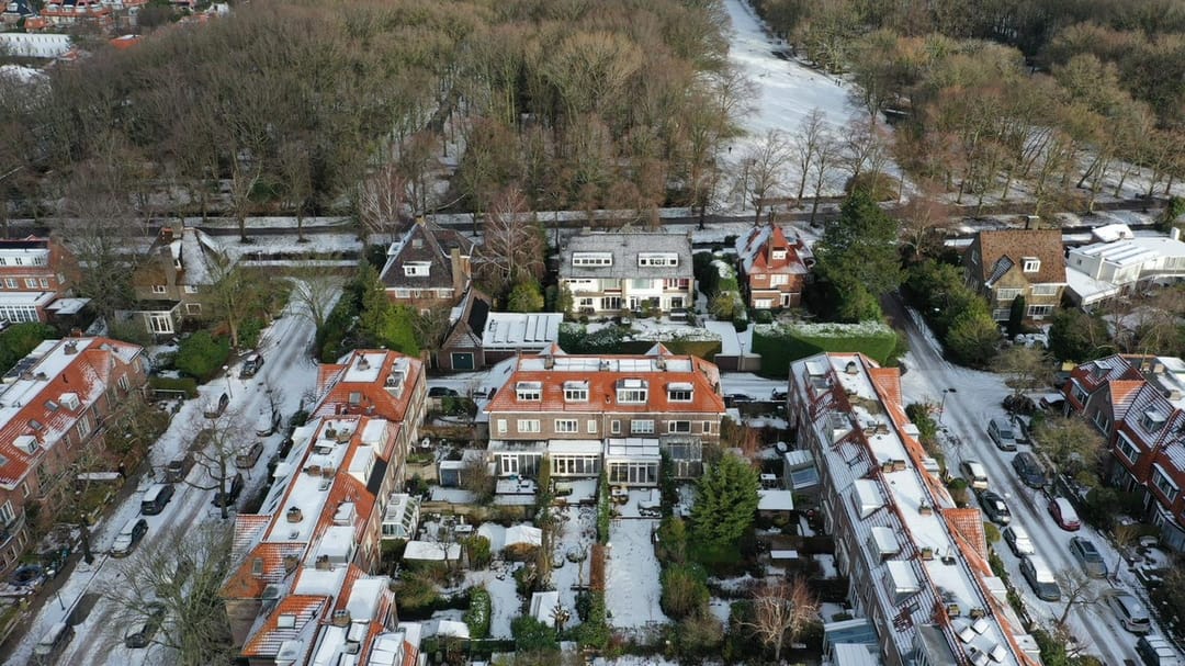 Photo 32 of Van Ledenberchstraat 8