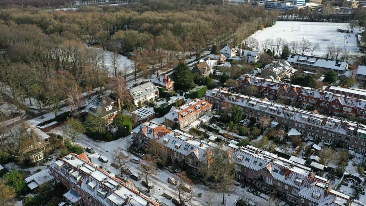 Photo 33 of Van Ledenberchstraat 8