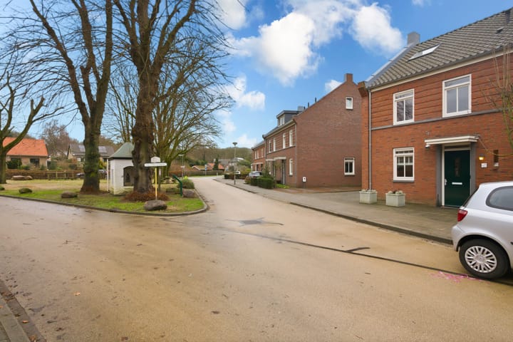 Photo 27 of Mortel 8-B