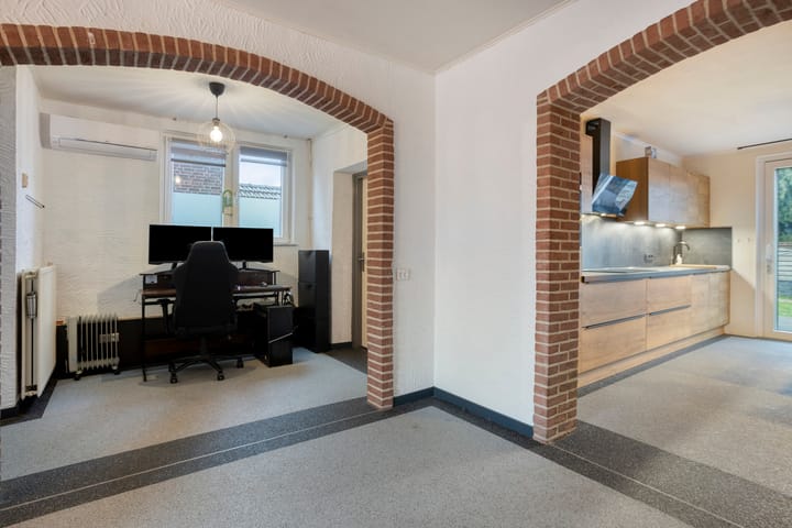 Foto 13 van Dross Maesstraat 22