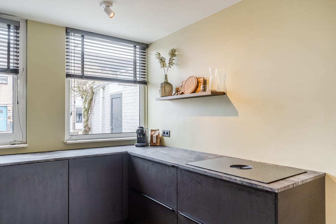 Foto 8 van Damwoudestraat 1