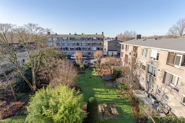 Photo 14 of J.H. van Straaten van Nesplantsoen 36