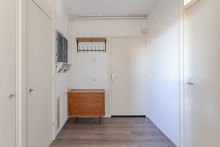 Photo 16 of J.H. van Straaten van Nesplantsoen 36