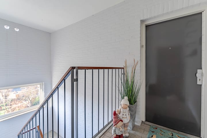 Photo 17 of J.H. van Straaten van Nesplantsoen 36