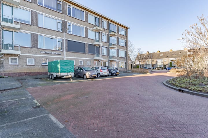 Photo 18 of J.H. van Straaten van Nesplantsoen 36