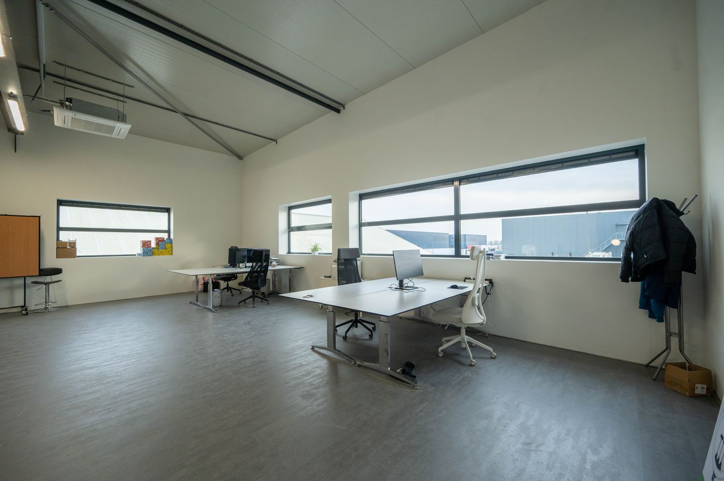 View photo 3 of De Loetenweg 9