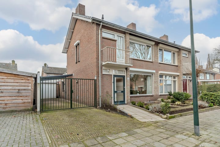 Sint Lambertusstraat 13