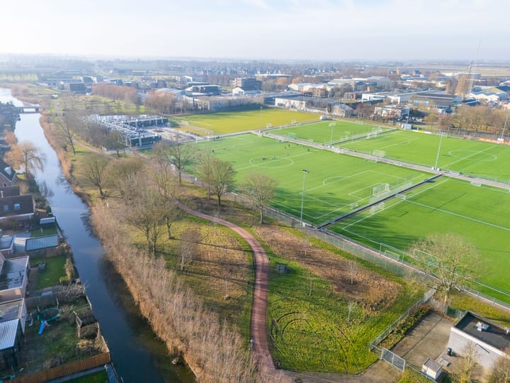 Photo 56 of Optimist 10