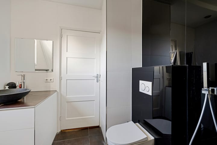 Photo 24 of Parallelstraat 16