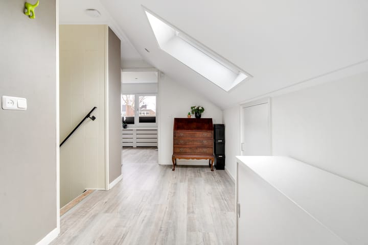 Photo 25 of Albert van der Meerstraat 50